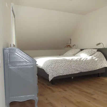 Au Bonheur Frontalier Bed and Breakfast